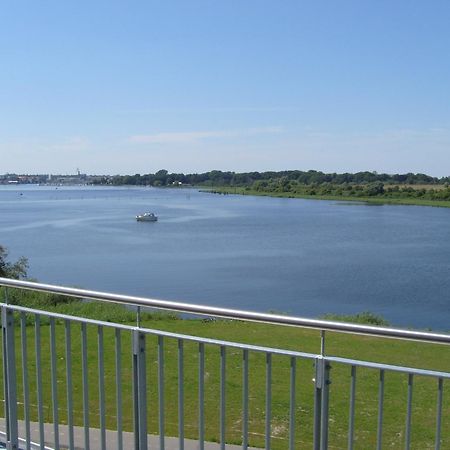 Hotel Warnow Rostock Bagian luar foto