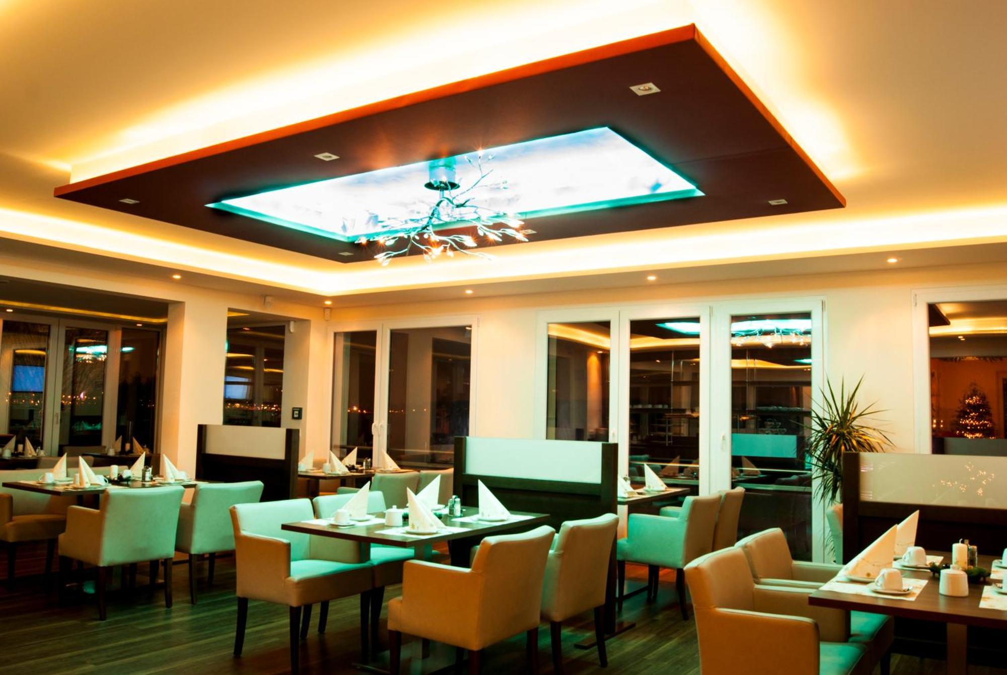 Hotel Warnow Rostock Bagian luar foto