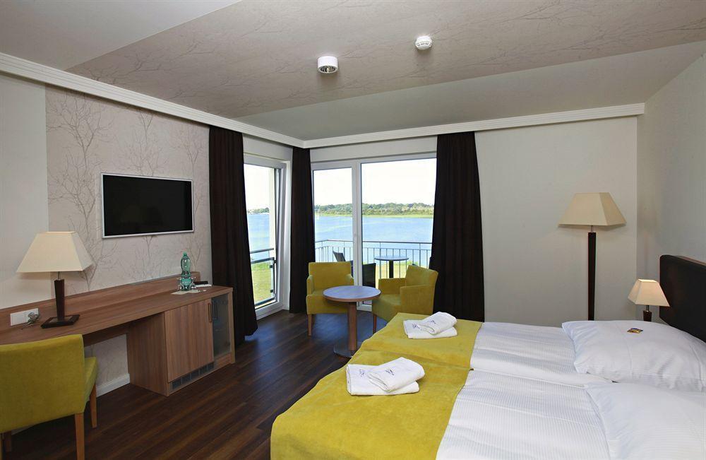 Hotel Warnow Rostock Bagian luar foto