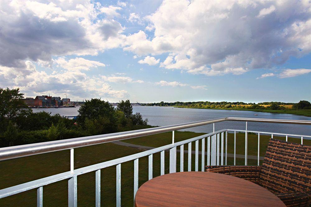 Hotel Warnow Rostock Bagian luar foto
