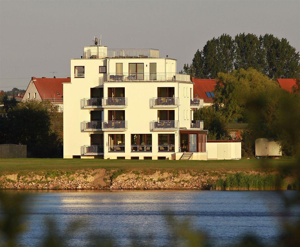 Hotel Warnow Rostock Bagian luar foto