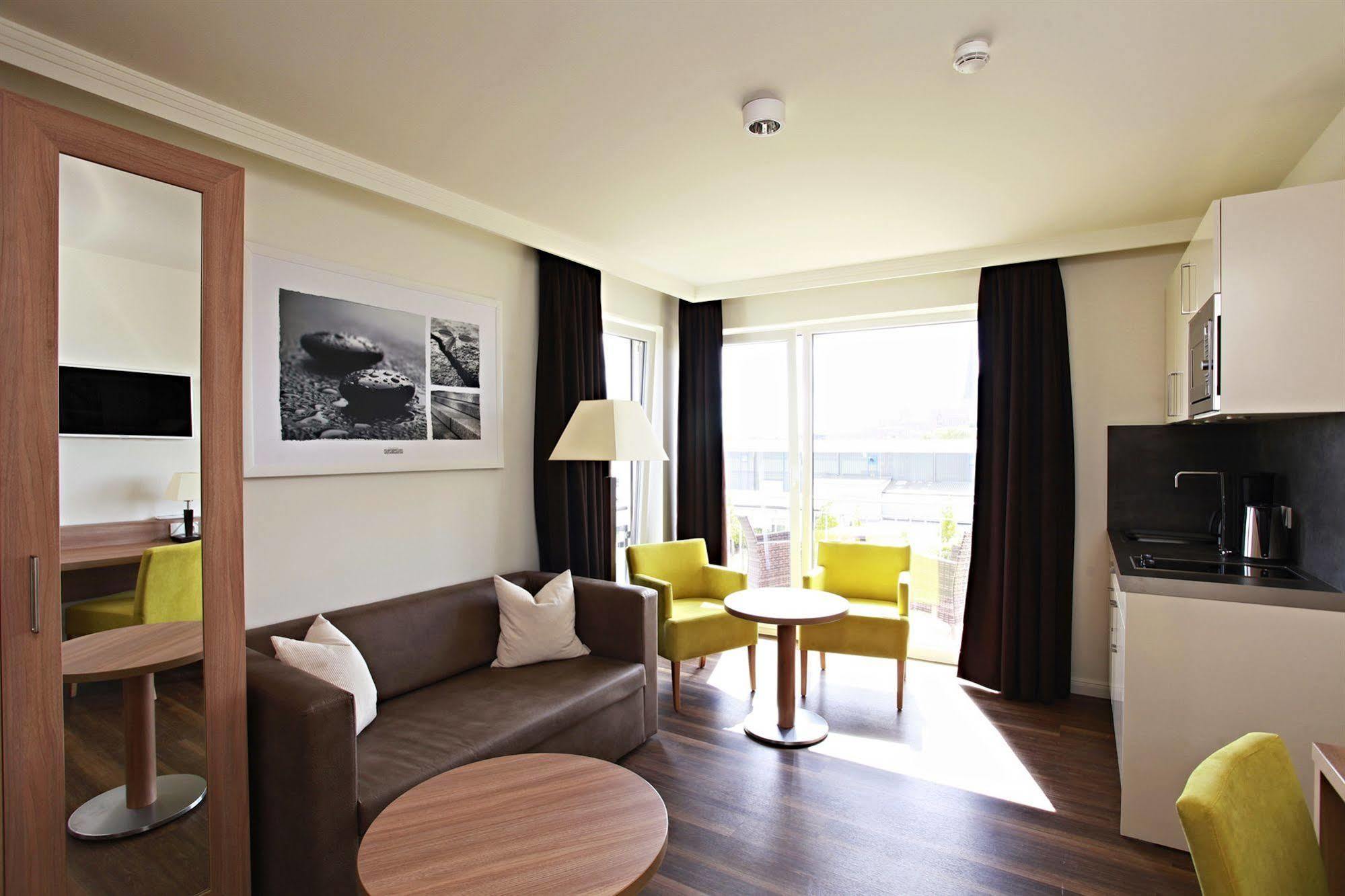 Hotel Warnow Rostock Bagian luar foto